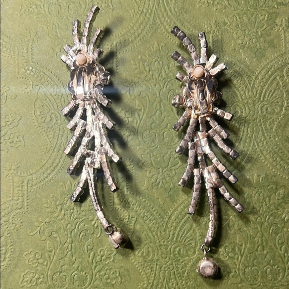 NWT Elegant Silver Crystal Rhinestone Earrings Clip On - Picture 6 of 15